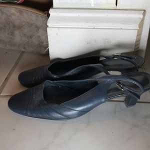 7.5 Naturalizer blue  Slingback  heels leather adelle